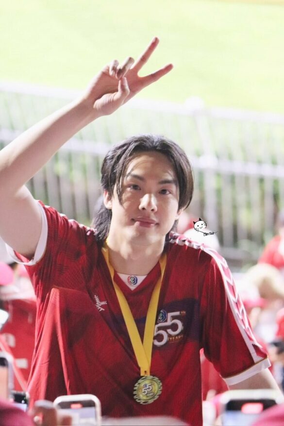 au-kittipon-tippayatayarut-su-nghiep Ảnh Au Kittipon Tippayatayarut