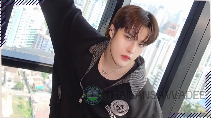 Ford Allan Asawasuebsakul gây ấn tượng qua vai phụ trong loạt bộ phim Bad Buddies, My School President, 23.5 Độ nghiêng,... 