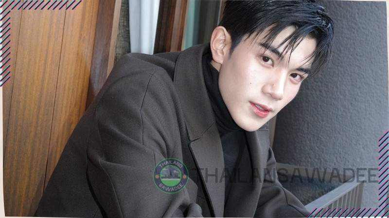 Fourth Nattawat có gương mặt cực điển trai