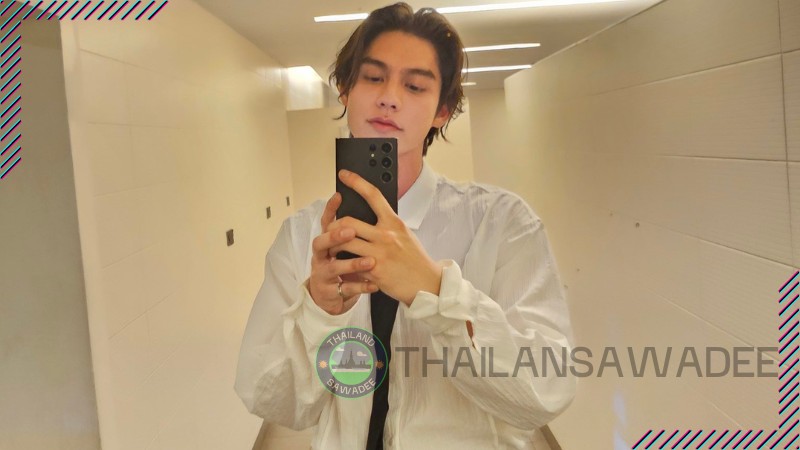 Bright Vachirawit Chivaaree là diễn viên chuyên nghiệp