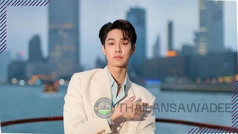 Dew Jirawat Sutivanichsak sở hữu hơn 7 triệu lượt theo dõi trên Instagram