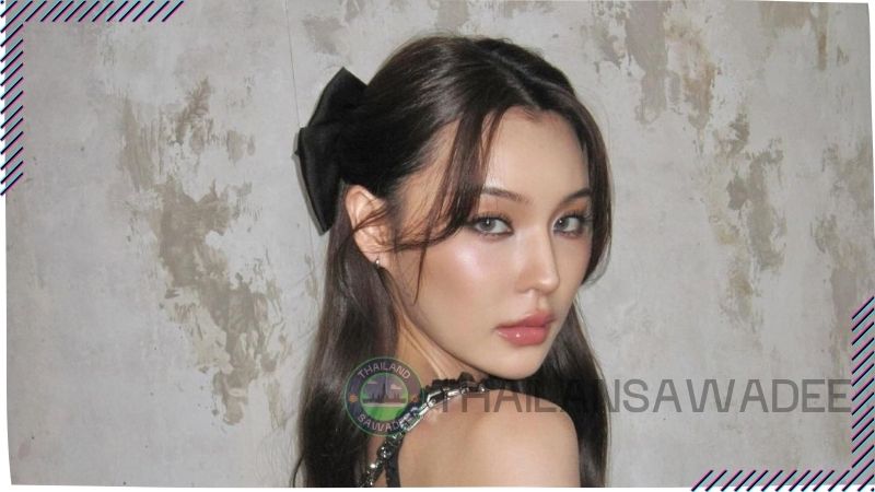 Kapook sở hữu vẻ ngoài xinh đẹp cùng thần thái ấn tượng