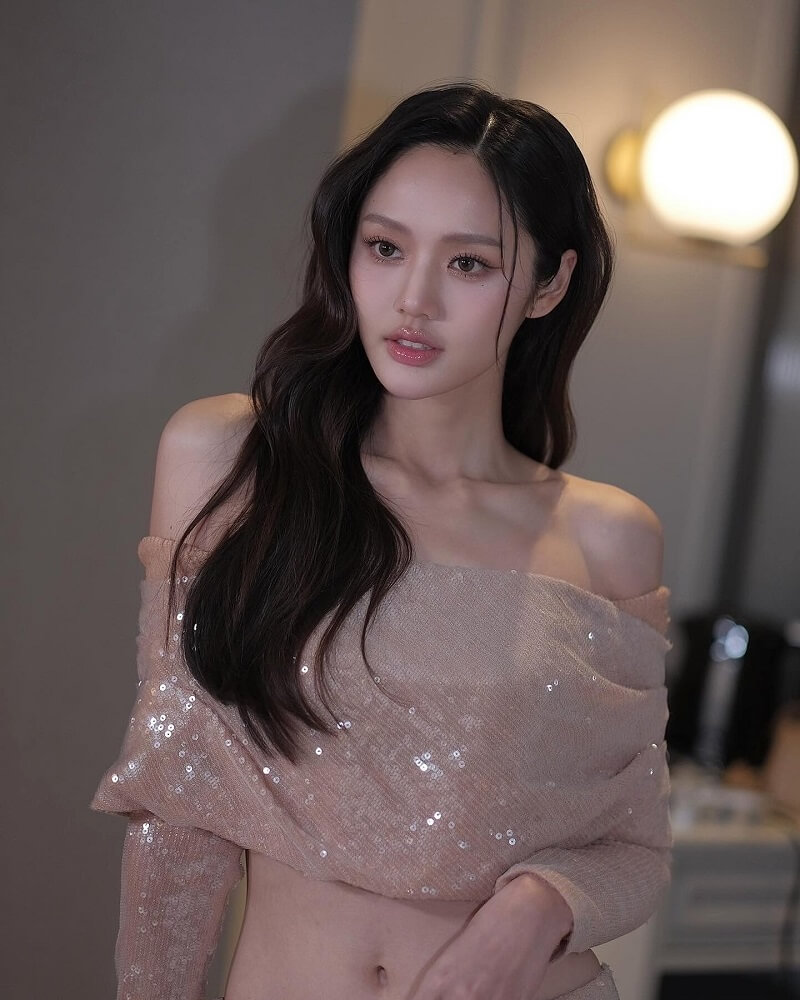 Lookmhee Punyapat Wangpongsathaporn là ai