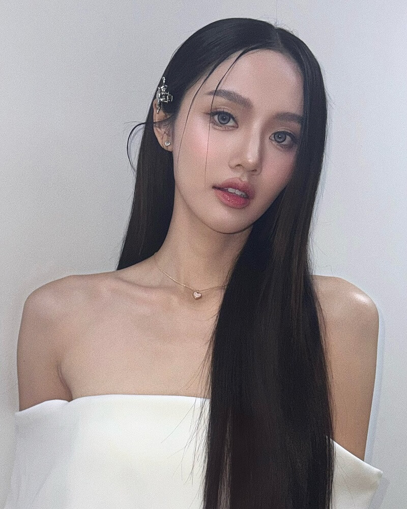 Lý lịch Lookmhee Punyapat Wangpongsathaporn
