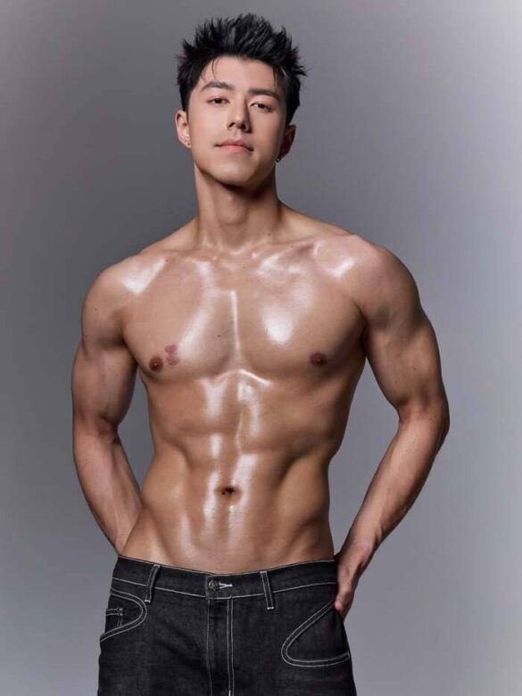 Lý lịch Nine Naphat Siangsomboon