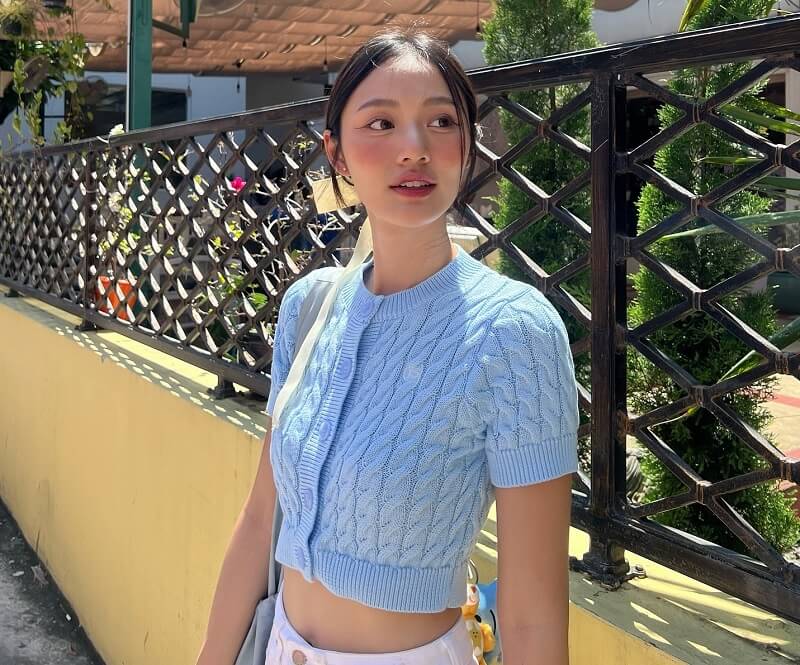 Profile Lookmhee Punyapat Wangpongsathaporn