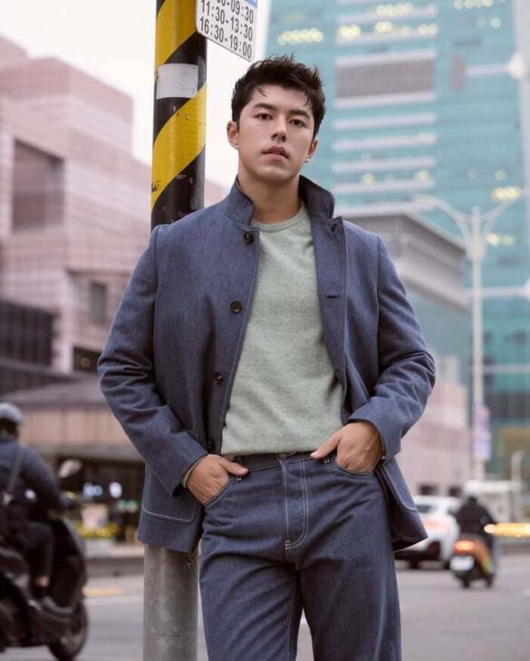 Wikipedia Nine Naphat Siangsomboon