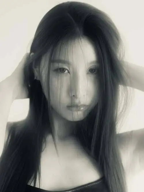 natt-kwon-chokejindachai-thu-vien-hinh-anh-5 Natt Nattamon Chokejindachai chân dung trắng đen tóc dài