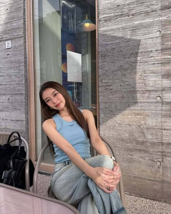 Profile Pearwah Nichaphat Chatchaipholrat