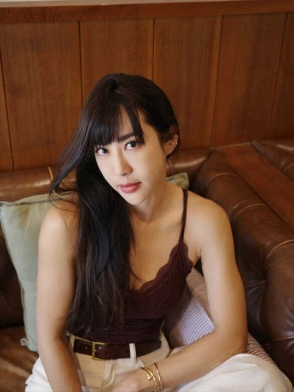 Lý lịch Ja Natthaweeranuch Thongmee