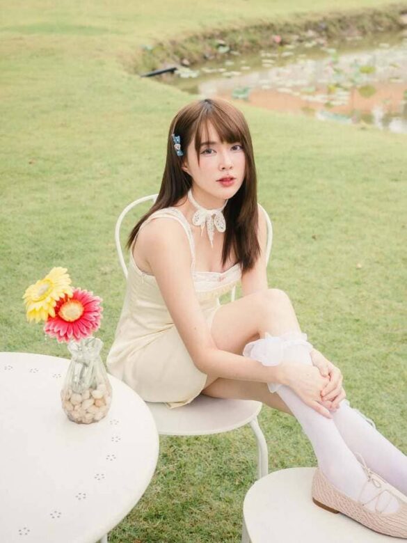 Aom Punyawee Jungcharoen là ai