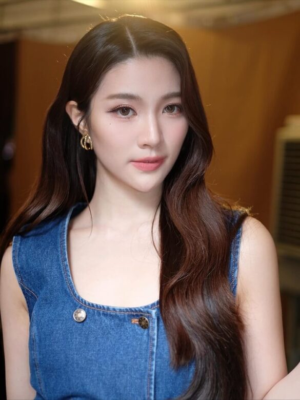 Tiểu sử Ginny Natnicha Pratipnatsiri