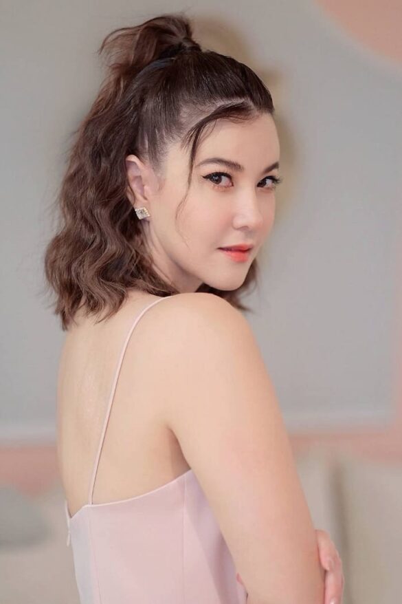 Lý lịch Tanya Tanyares Engtrakul