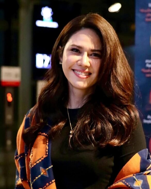 Namfon Sueangsuda Lawanprasert là ai