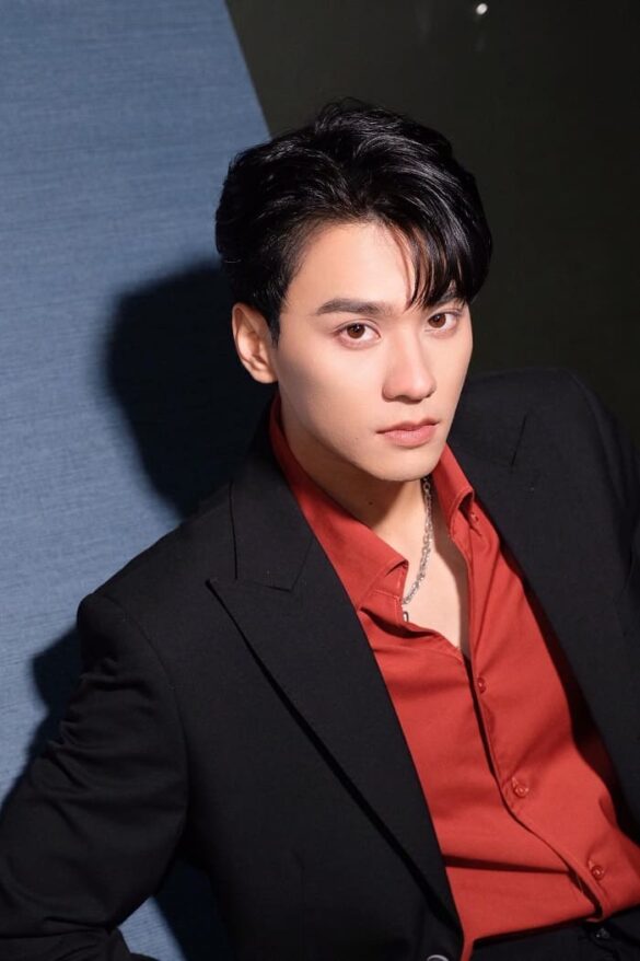 Keng Harit Buayoi là ai?