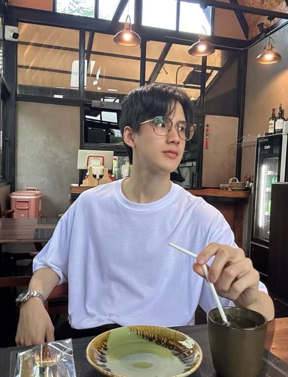 tieu-su-pee-peerawich-ploynumpol Tiểu sử Pee Peerawich Ploynumpol