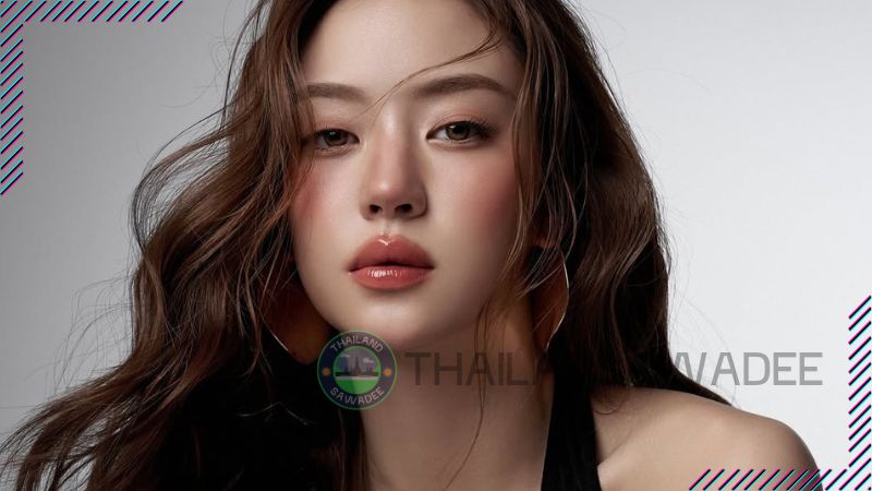 Visual nhẹ nhàng nhưng cuốn hút của Miu Natsha Taechamongkalapiwat
