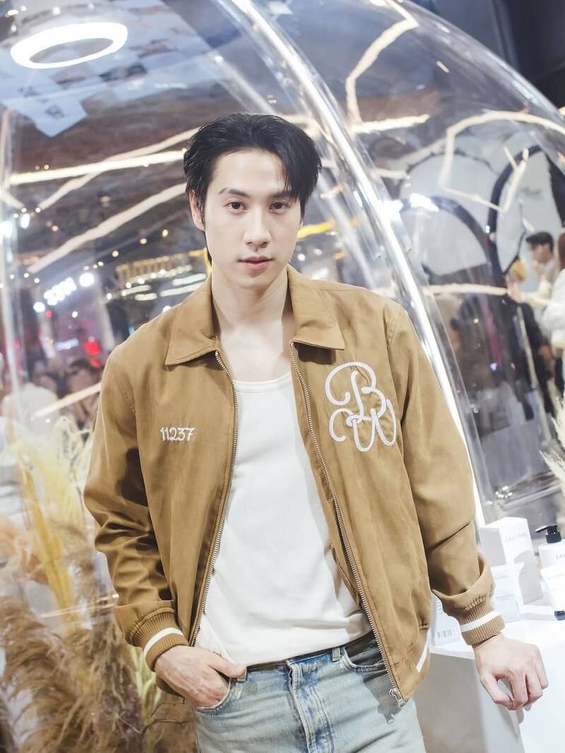 Sự nghiệp của Bright Rapheephong Thapsuwan