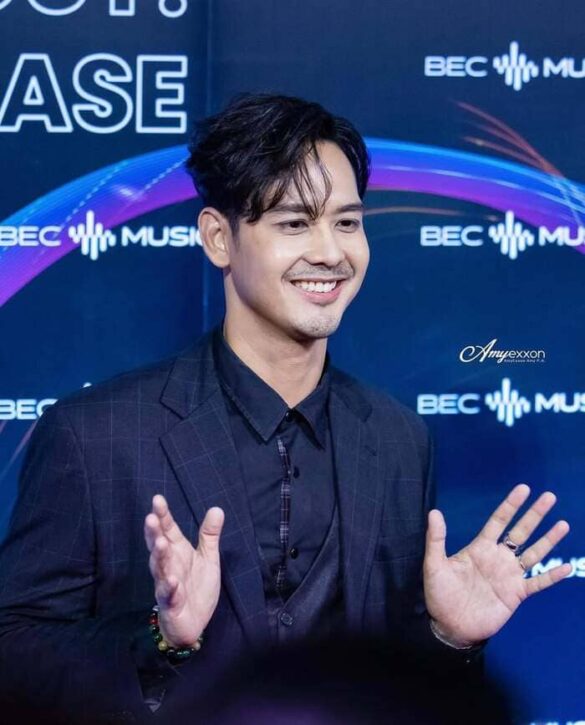 Pom Panithi Krausopon là ai