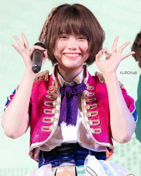 Profile Music Praewa Suthamphong