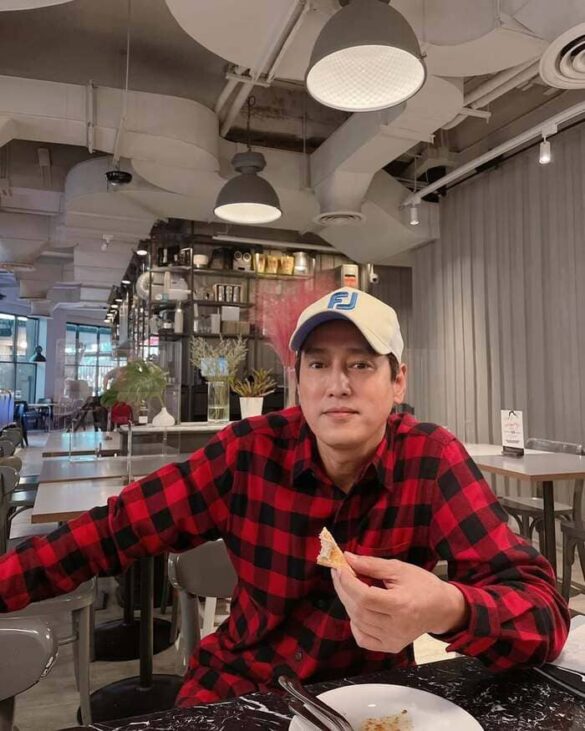 Profile Saksit Tangthong