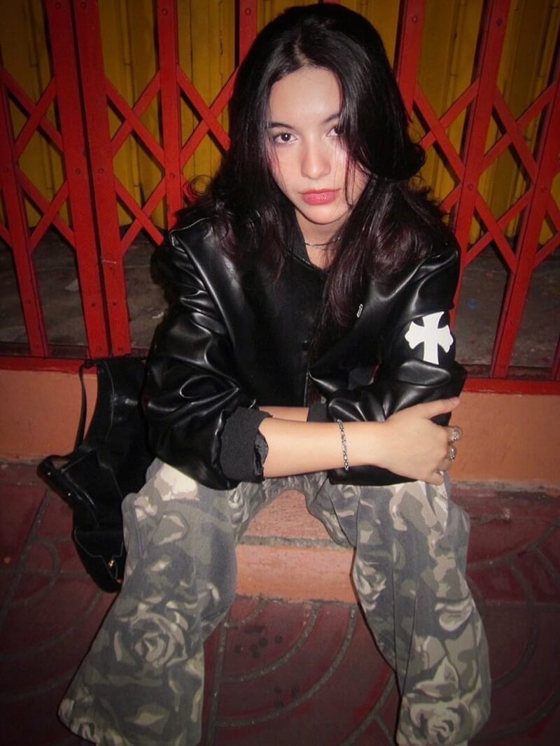 Profile Shelly Phetsai Chanrueang