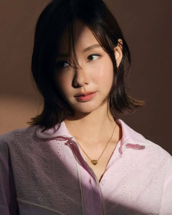 Profile Toey Jarinporn Joonkiat