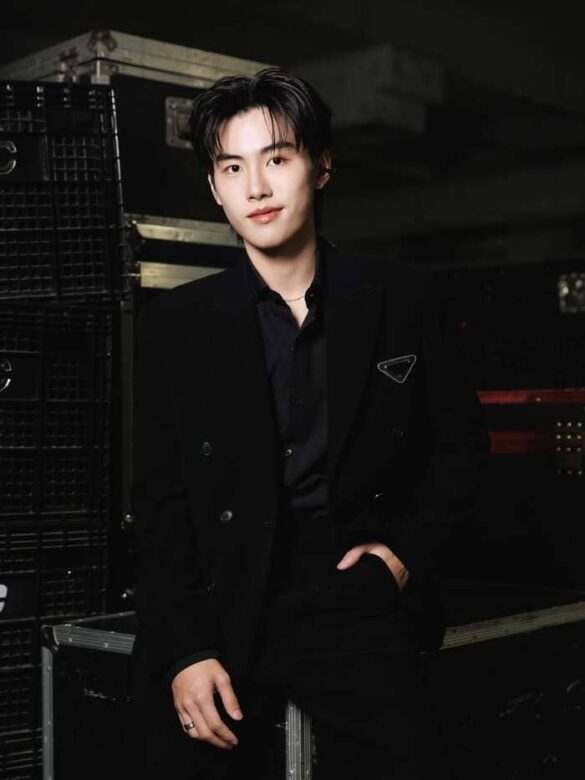 Prom Teepakron Kwanboon là ai