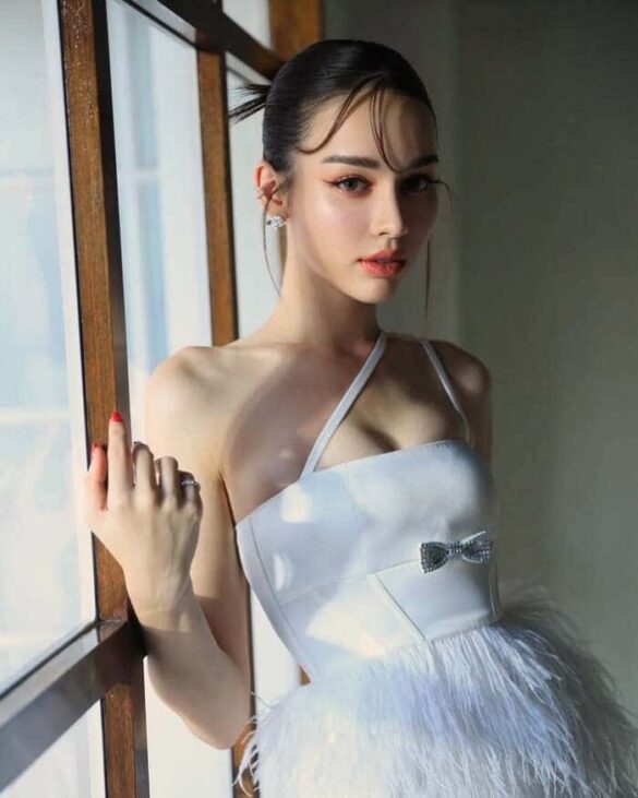 Sky Maria Hoerschler là ai