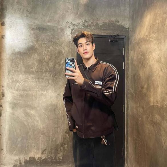 Tiểu sử Krating Khunnarong Pratesrat