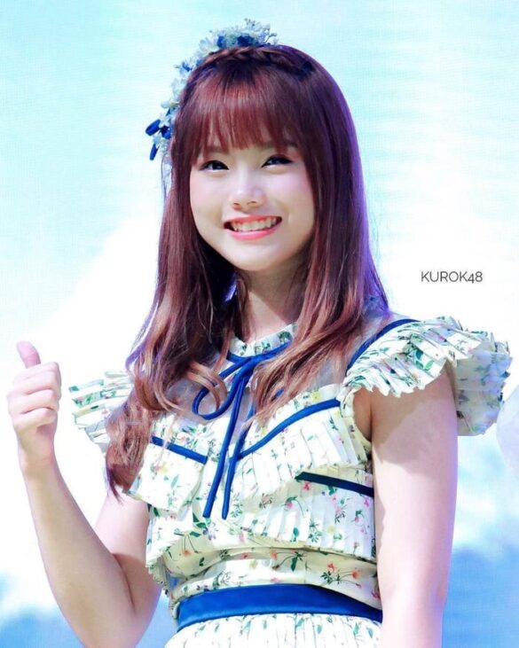 Tiểu sử Music Praewa Suthamphong