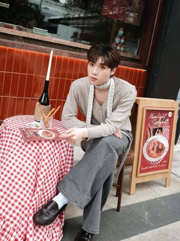 Tiểu sử Oat Tharathon Phumphothingam