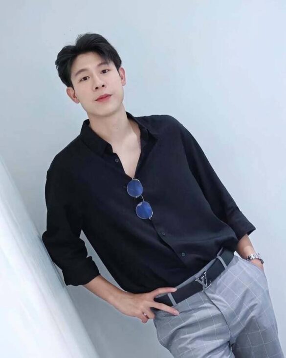 Tiểu sử Poom Sirawit Homanake