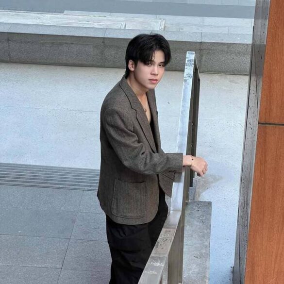 Tiểu sử Shino Peraphat Dhanarattananont