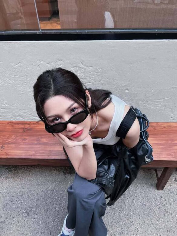 Lý lịch Songjet Sarochinee Pethampai