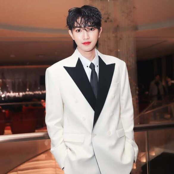 Petch Ratana Aiamsaart là ai