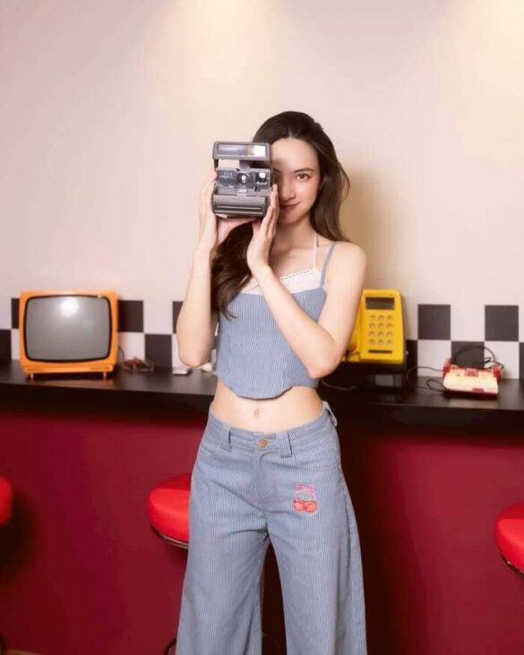 tieu-su-anna-glucks Tiểu sử Anna Glucks