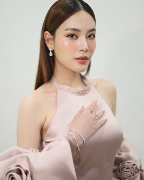 Wikipedia Jenny Chayissara Wattananawin