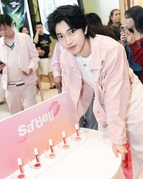 Wikipedia Petch Ratana Aiamsaart