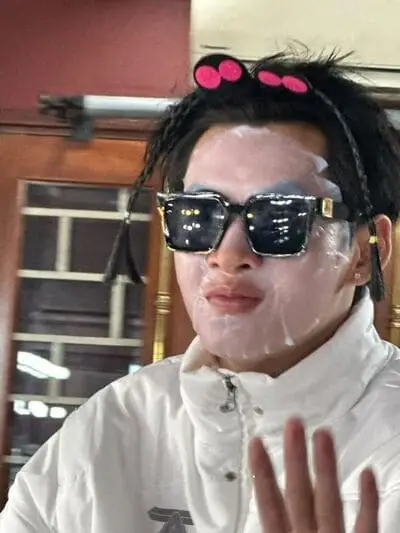 anh-dim-hung-huynh-lay-vui-8 Ảnh Hùng Huỳnh dìm khi tạo dáng