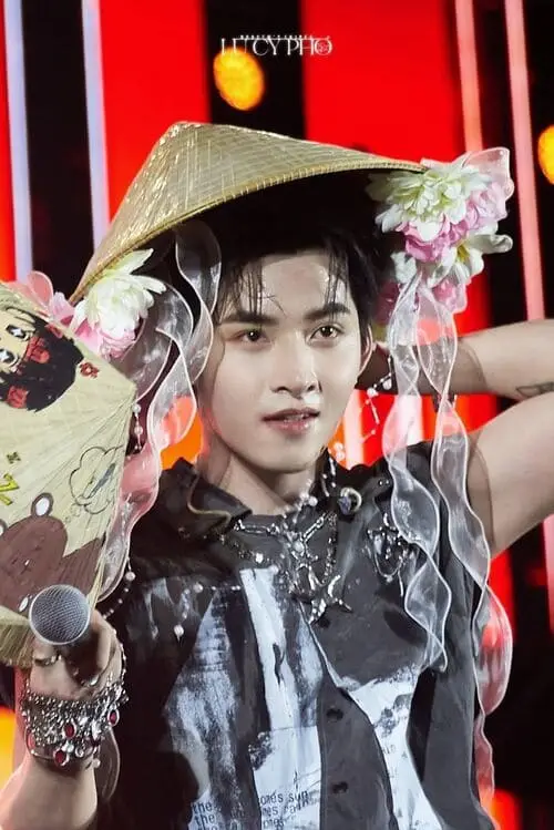 anh-hung-huynh-anh-trai-say-hi-8 Ảnh anh Hùng Huỳnh văn nghệ đời thường