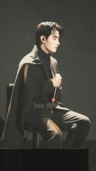 anh-hung-huynh-bieu-cam-cuoi-chu-mo-khoc-10 Ảnh Hùng Huỳnh khóc trên sân khấu