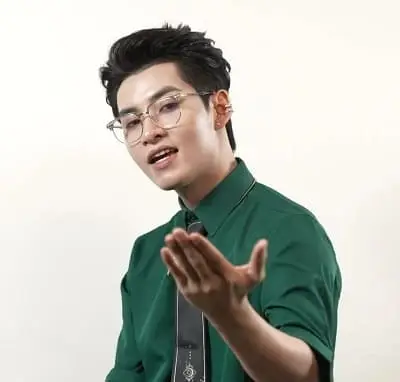 anh-hung-huynh-hoi-nho-hoi-be-ngay-xua-3 Ảnh Hùng Huỳnh ngày xưa giản dị