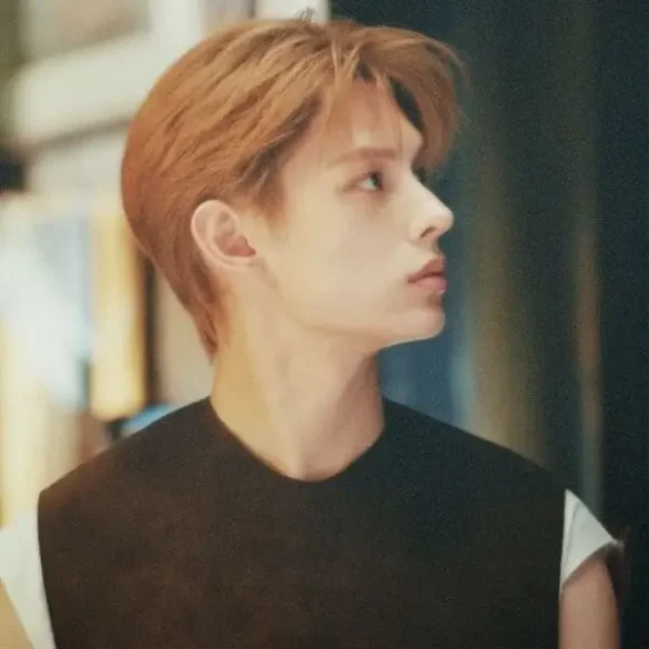 Ảnh James Cortis góc nghiêng ảnh đẹp