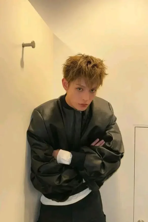 Ảnh James Cortis ngầu góc chụp