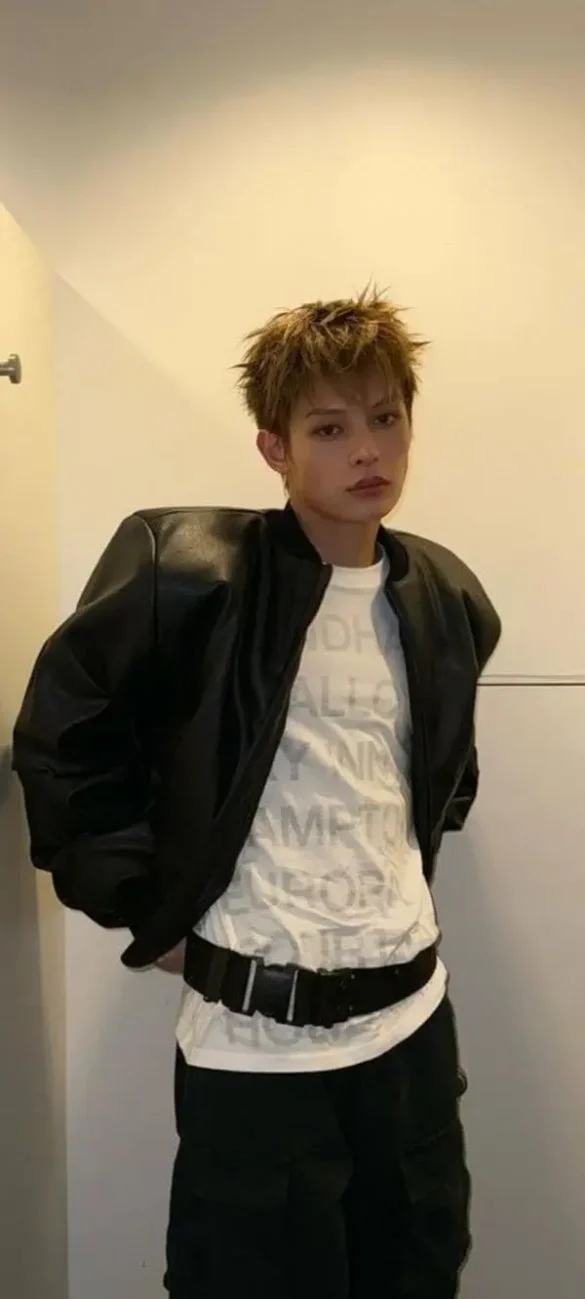 Ảnh James Cortis ngầu cá tính