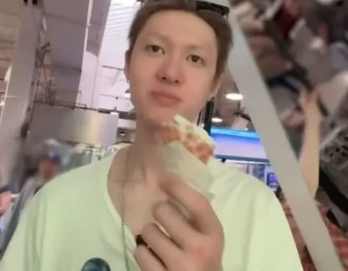 anh-martin-cortis-di-an-5 Ảnh Martin Cortis đi ăn nhẹ