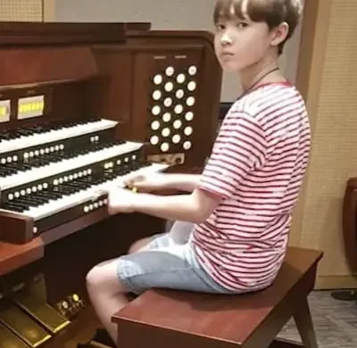 anh-martin-cortis-hoi-be-8 Ảnh Martin Cortis hồi bé đời thường