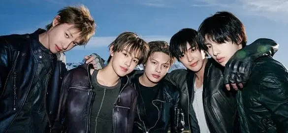 Ảnh nhóm Cortis cùng nhau tạo dáng