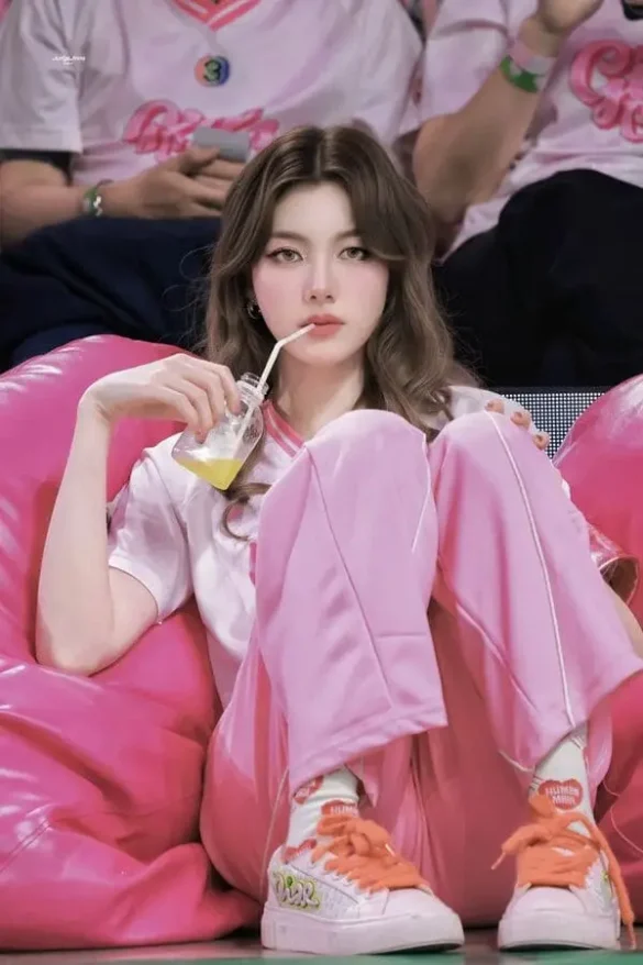 Ảnh Orm Kornnaphat góc chụp cool